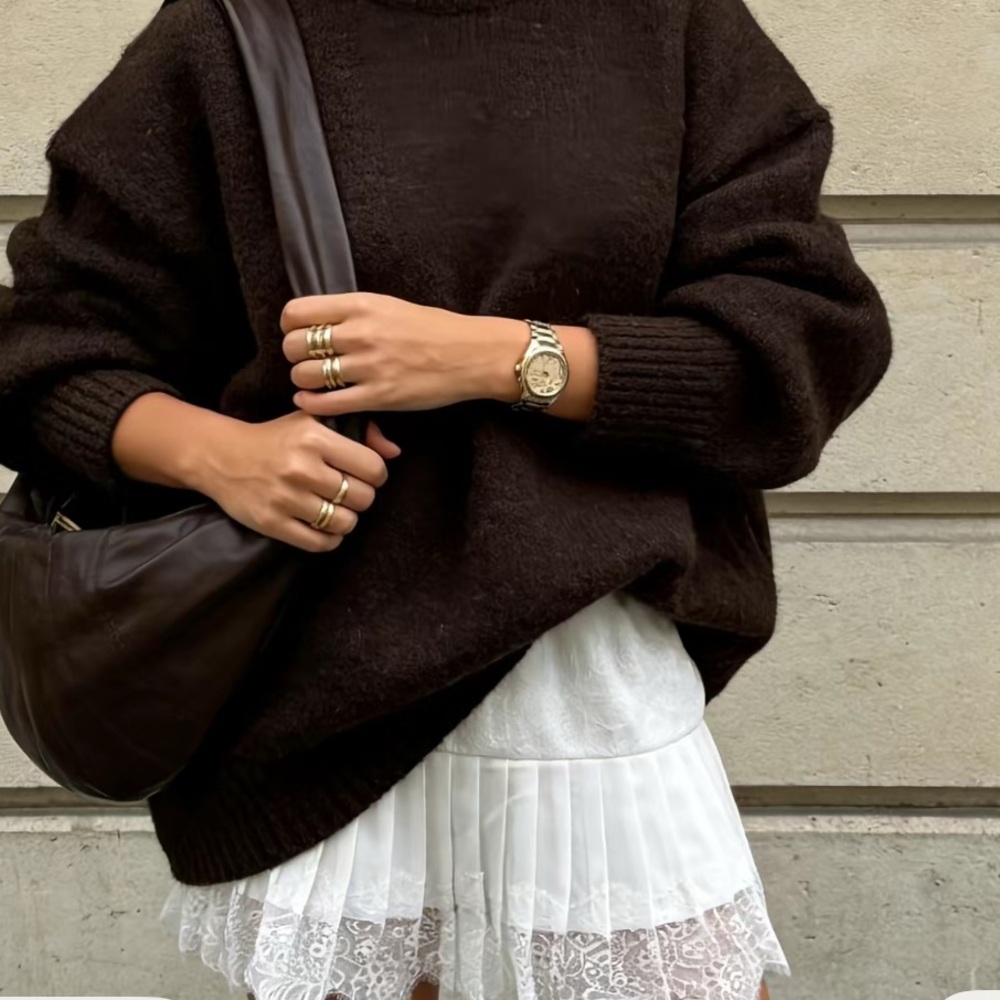 Chic White Lace Mini Skirt